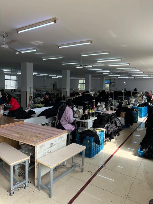 服裝工廠免費(fèi)打版批量生產(chǎn)100件起做